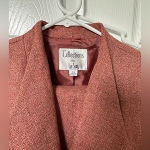 Le Suit Women's Blazer in Brick Red